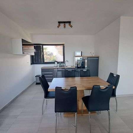 Villa Leptiric Vir Exteriör bild