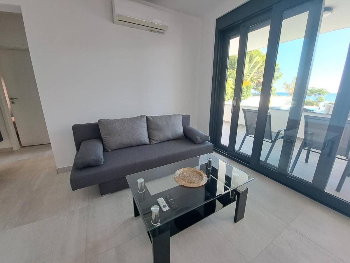 Villa Leptiric Vir Exteriör bild