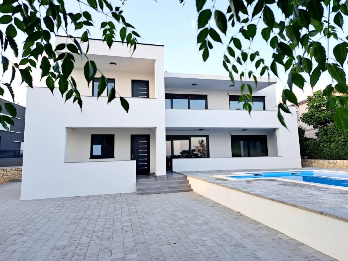 Villa Leptiric Vir Exteriör bild