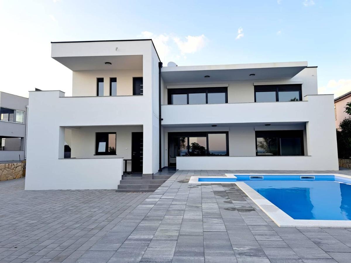 Villa Leptiric Vir Exteriör bild