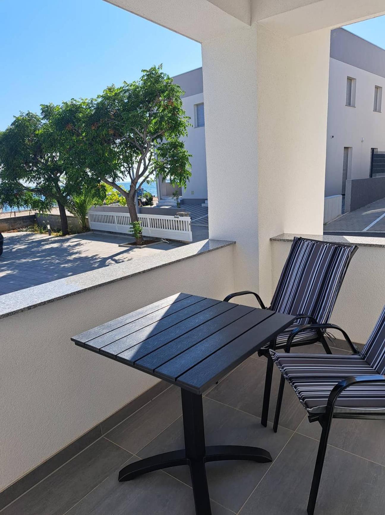 Villa Leptiric Vir Exteriör bild